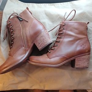 Patricia Nash Sicily boots size 9 brown